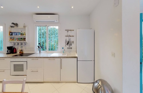 Almayate Bajo House | Stylish Cortijo + apartment with garden and pool, on foot in the village and on the beach
