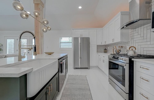 Bellaire House | Stylish-Cozy 2-br in Bellaire relaxing home for the family and pet-friendlynn
