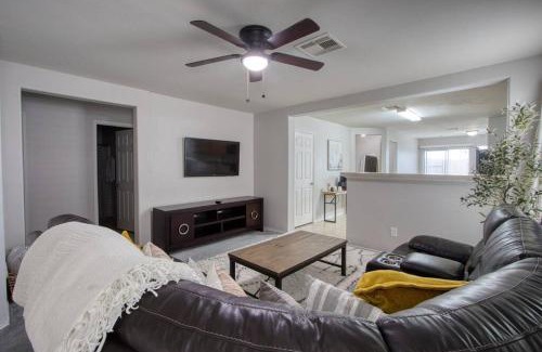 Central Southwest House | Stylish, cozy and centrally located oasis.