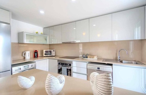 Altea Apartment | Stylish Duplex in old town, 6p, WiFi, A/A, Parking, bike station, pool, terrace