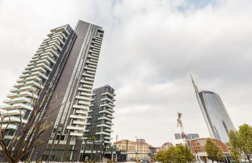 Varesine Apartment | Stylish elegant Suite in Torre Solaria with exclusive Milan's view