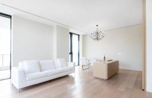 Varesine Apartment | Stylish elegant Suite in Torre Solaria with exclusive Milan's view
