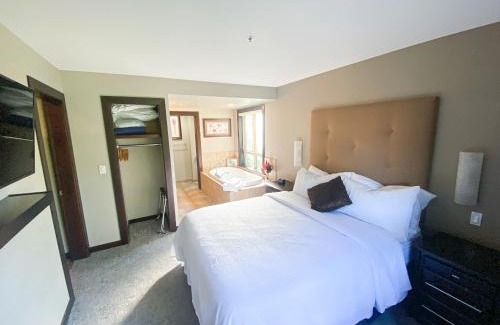 Regional District of Nanaimo Apartment | Stylish Family Condo at Beachfront Resort