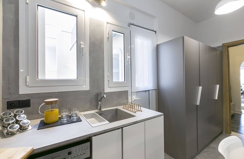 Mets Apartment | Stylish flat overlooking the temple of Zeus