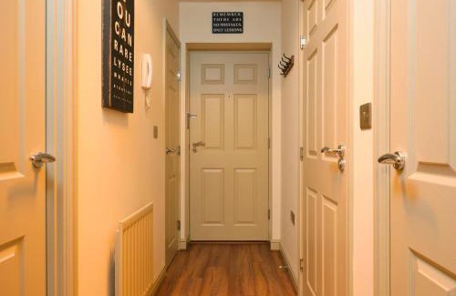 Malmesbury Apartment | Stylish Flat With Sofa Bed in Malmesbury!