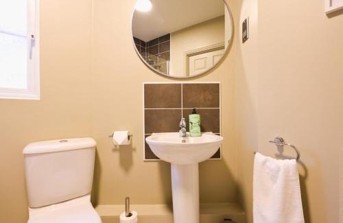 Malmesbury Apartment | Stylish Flat With Sofa Bed in Malmesbury!