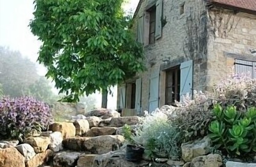 Saint-Julien-de-Lampon House | Stylish, 1830s Stone Barn on13 acres, 20 mins Sarlat. Relaxing and private