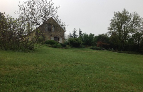 Saint-Julien-de-Lampon House | Stylish, 1830s Stone Barn on13 acres, 20 mins Sarlat. Relaxing and private