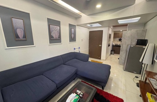 Bandra West Apartment | Stylish Fully Furnished 1BHK apartment in Heart of Bandra West, Hill Road.