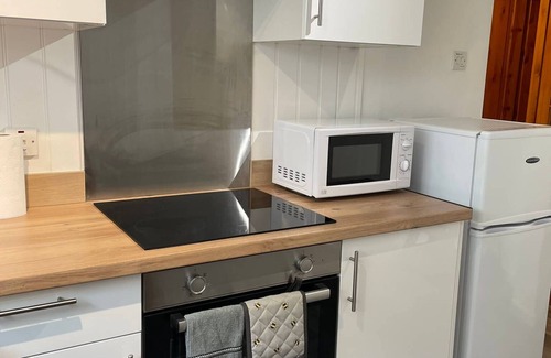 Lewiston Apartment | Stylish Garden Flat Near Loch Ness