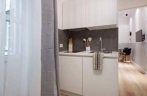 Trieste Old Town Apartment | Stylish Gem in Historic Trieste for 4 guests