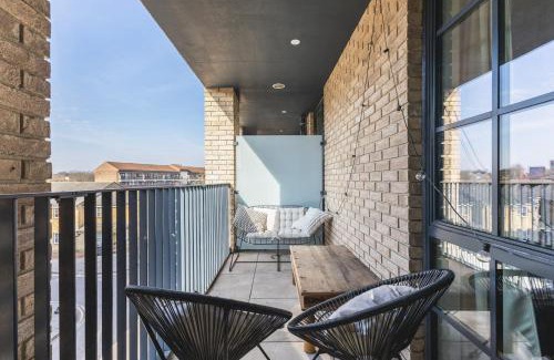 Hackney Wick Apartment | Stylish Hackney Wick Apartment with Terrace