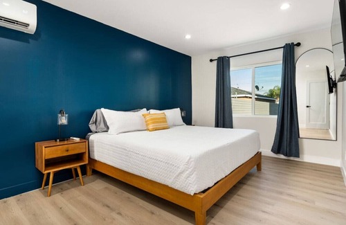 Montebello House | Stylish home near LA and OC