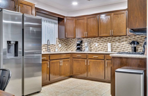 Lennox House | Stylish home near LAX & SOFI