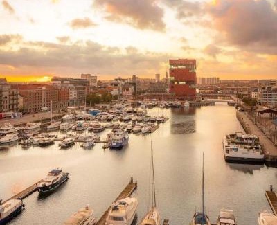 De Kaaien House | Stylish Home on the Waterfront Near Antwerp Historic Center