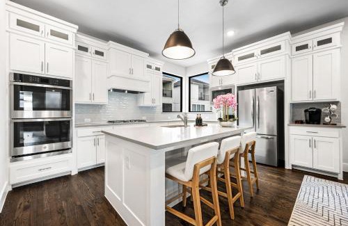 Rowlett House | Stylish Lake House Retreat In Rowlett