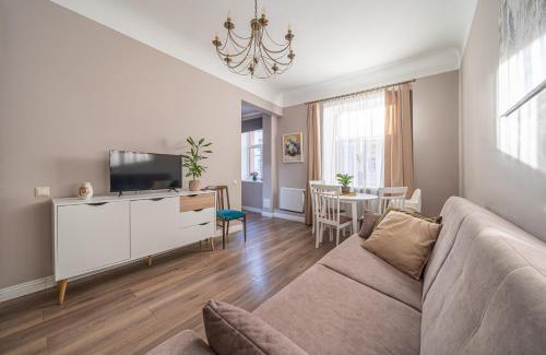 Grizinkalns Apartment | Stylish Latvian Classic 1-Bedroom Apartment Near City Center, Parks & Public Transport Links
