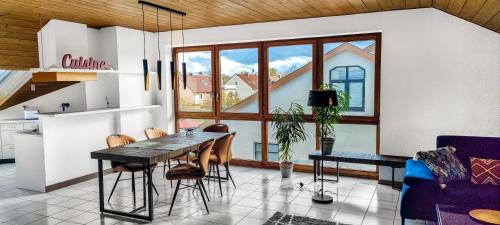 Munchen District Apartment | Stylish loft with balcony, quiet and spacious