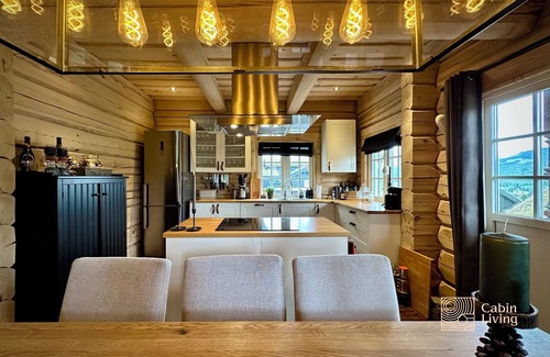 Hafjell Cabin | Stylish log cabin in Hafjell w/view & sauna