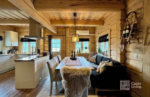 Hafjell Cabin | Stylish log cabin in Hafjell w/view & sauna
