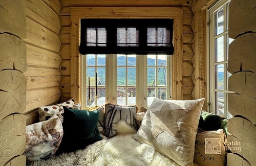 Hafjell Cabin | Stylish log cabin in Hafjell w/view & sauna