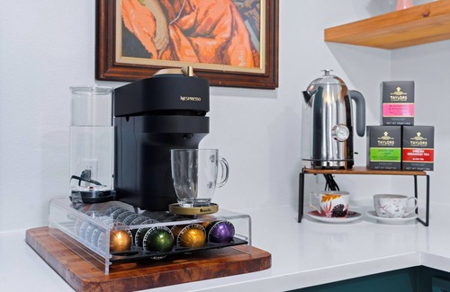 Austin Apartment | Stylish & Lux Stay, Walk to Top Eats & Pickleball