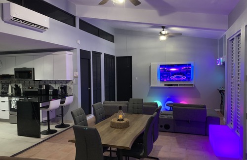 La Pared Condo | Stylish Luxe Condo-Steps to Beach w-3B/3B+4 Beds+Game Room