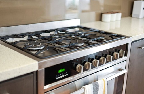 Point Cook House | Stylish Luxe House for Big Group at Point Cook