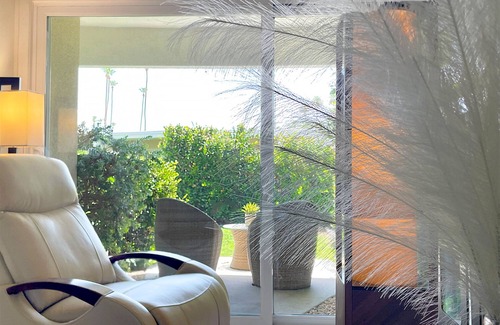 Palm Springs Villa | Stylish Mid-Century Modern Desert Retreat