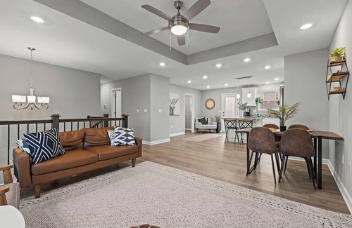 Grandview House | Stylish MidModern 3 Bed New Build - Upper Level/Private Entrance