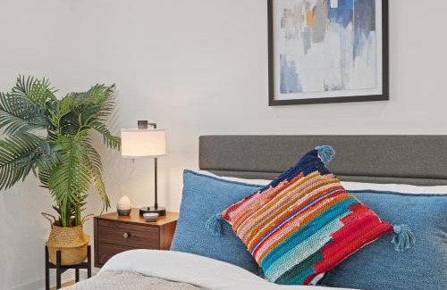 Charlotte Apartment | Stylish Modern 3BR 3,5BA Townhouse in Charlotte