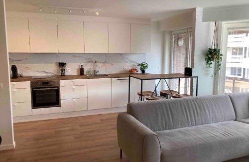 Ostend City Centre Apartment | Stylish, modern apartment with two bedrooms, located in the vibrant heart of Ostend T110