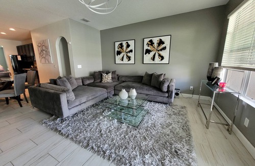 Apopka House | Stylish Modern Home in Quiet Neighborhood!