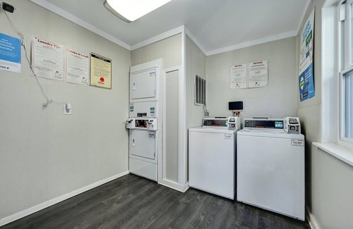Allandale Apartment | Stylish Modern Studio Close to Downtown and Domain