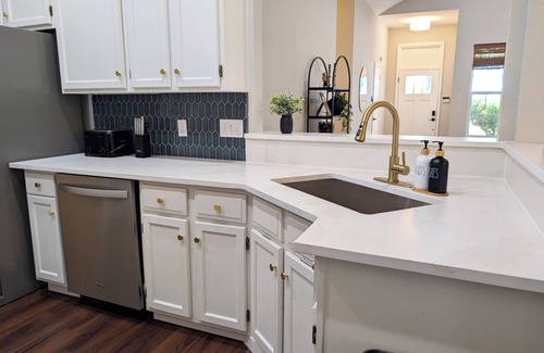 Wells Branch House | Stylish N. Austin Stay Near Domain Sleeps 9