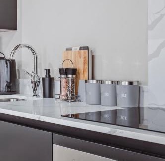 Sheldon Apartment | Stylish new-build, FREE parking, 10 minutes to NEC & BHX airport