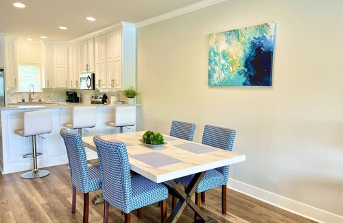 Lake Hamilton Condo | Stylish New Lake Condo with180° Lakefront View- Main Channel, Central Location!