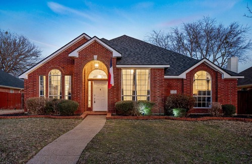Frisco House | Stylish One Level Home Ping Pong Foosball Yard