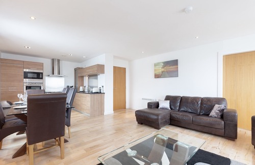 Newhaven Apartment | Stylish penthouse suite