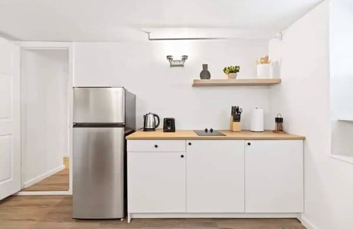 Cove - East Side - Shippan Apartment | Stylish & Private Stamford Getaway by Cove Island!