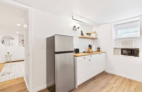 Cove - East Side - Shippan Apartment | Stylish & Private Stamford Getaway by Cove Island!