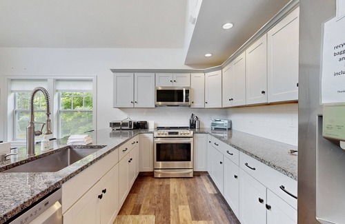 Cranmore Birches Condo | Stylish Retreat Near Town & Slopes W/Stone Fireplace, Game Room & Fast WiFi