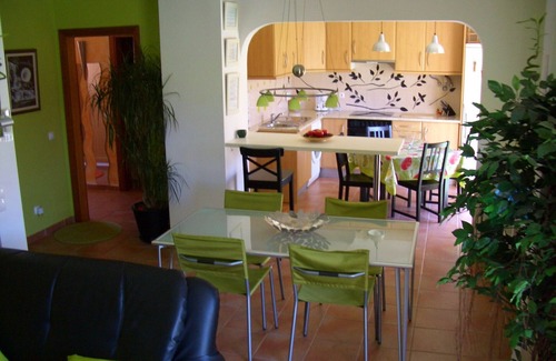 Carvoeiro Apartment | Stylish retreat near beachncentre + pool