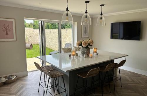 Gotherington House | Stylish room for Cheltenham races