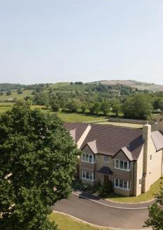 Gotherington House | Stylish room for Cheltenham races
