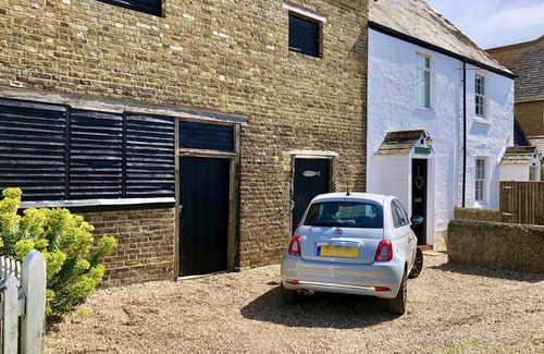 Rye Harbour Cottage | Stylish Seaside Cottage With Nature Reserve, River And Sea Views