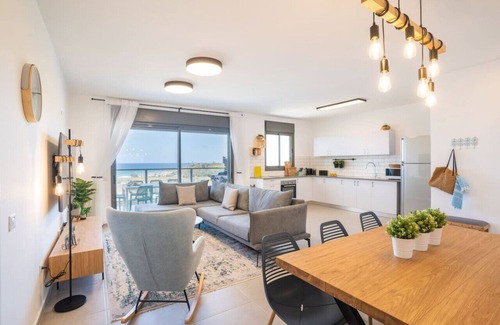 Nahariya Apartment | Stylish Seaside Escape with Balcony