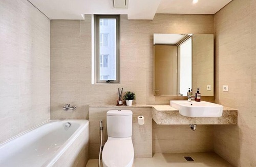 Pantai Indah Kapuk Apartment | Stylish Seaview 3 BR Condo at PIK