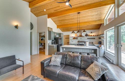 Angel Fire House | Stylish, Serene Angel Fire Cabin with Hot Tub!