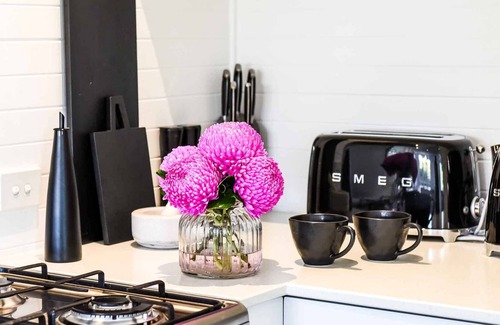 Red Hill South House | Stylish & Serene Escape @la.boheme.maison